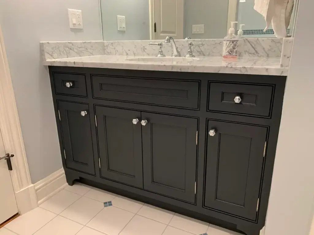 How to paint bathroom cabinets