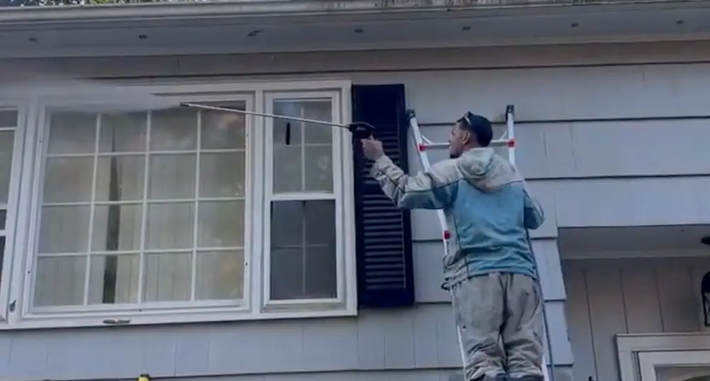 How Much Does It Cost to Power Wash a House
