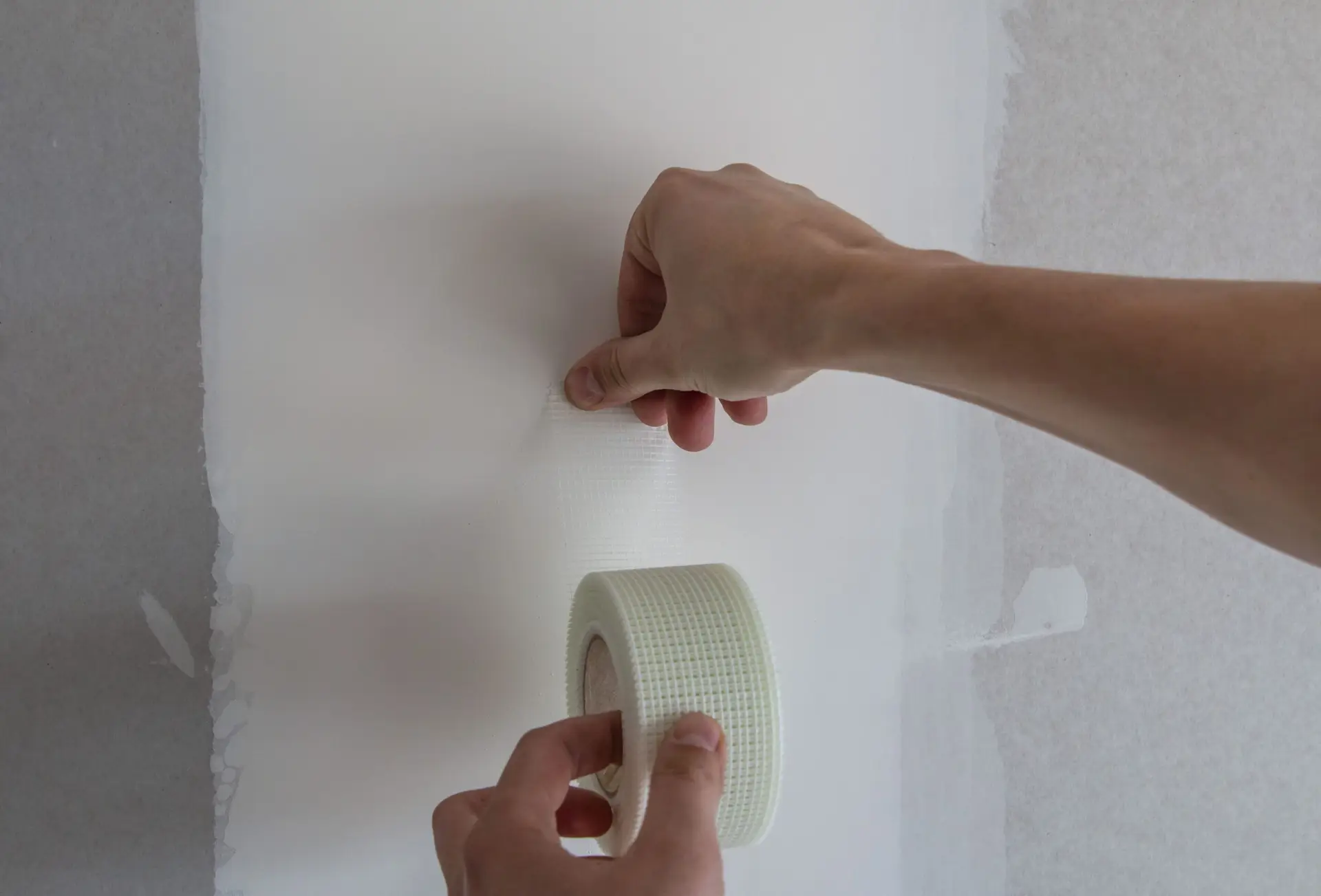 Drywall Tape vs Mesh Tape